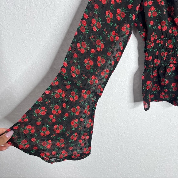 Francesca’s Top Women Medium Blouse Roses Flare Bell Sleeve Floral Sheer O - Picture 3 of 10